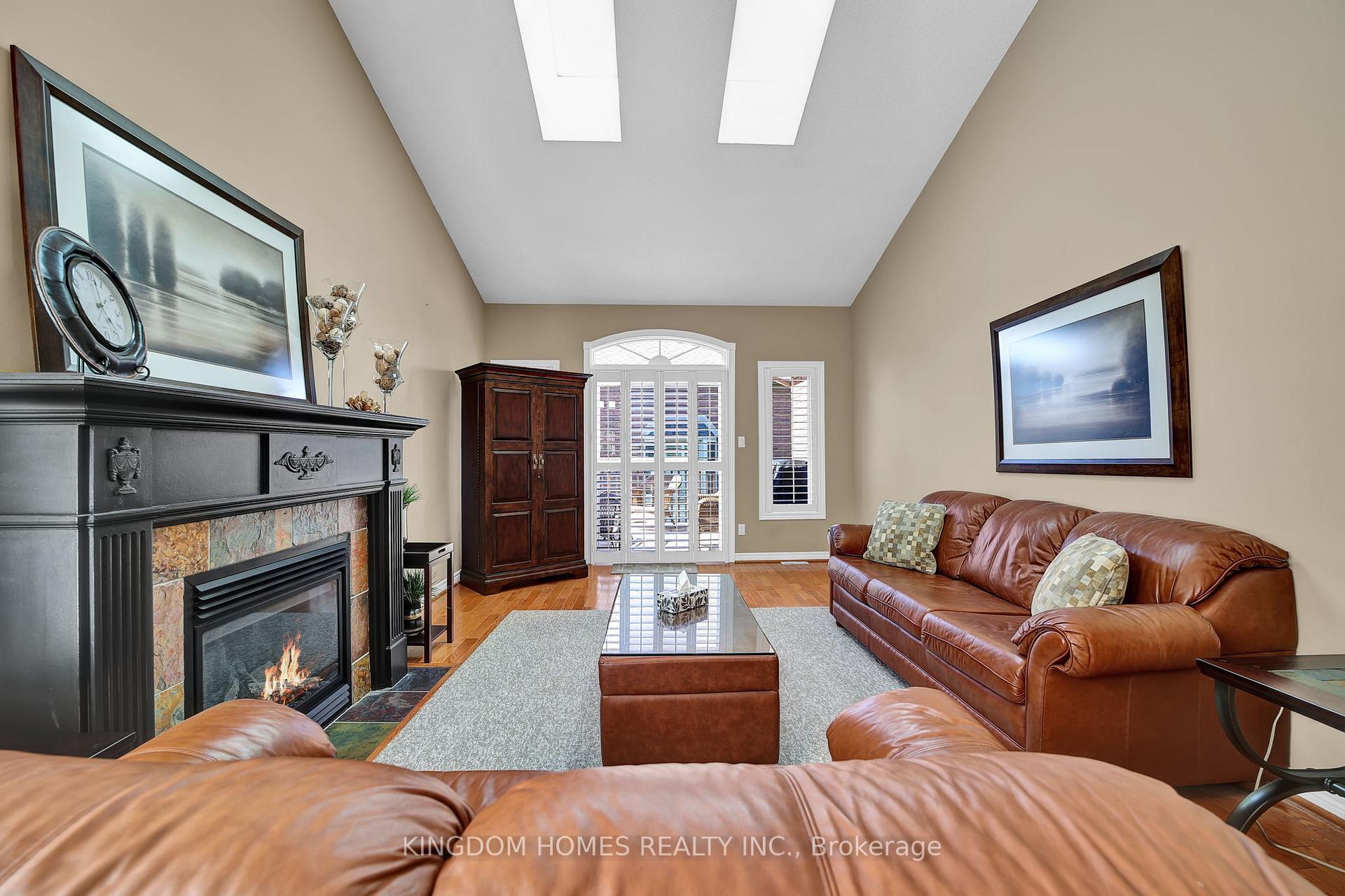 Photo 14 of 39 Via Amici, New Tecumseth, Alliston — HOMEH