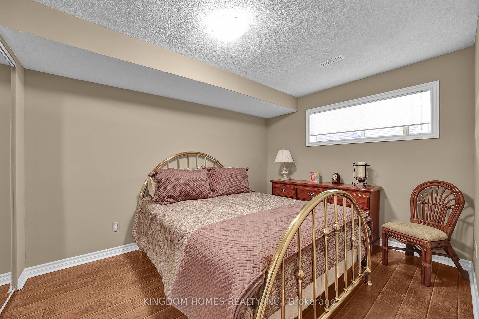 Photo 32 of 39 Via Amici, New Tecumseth, Alliston — HOMEH