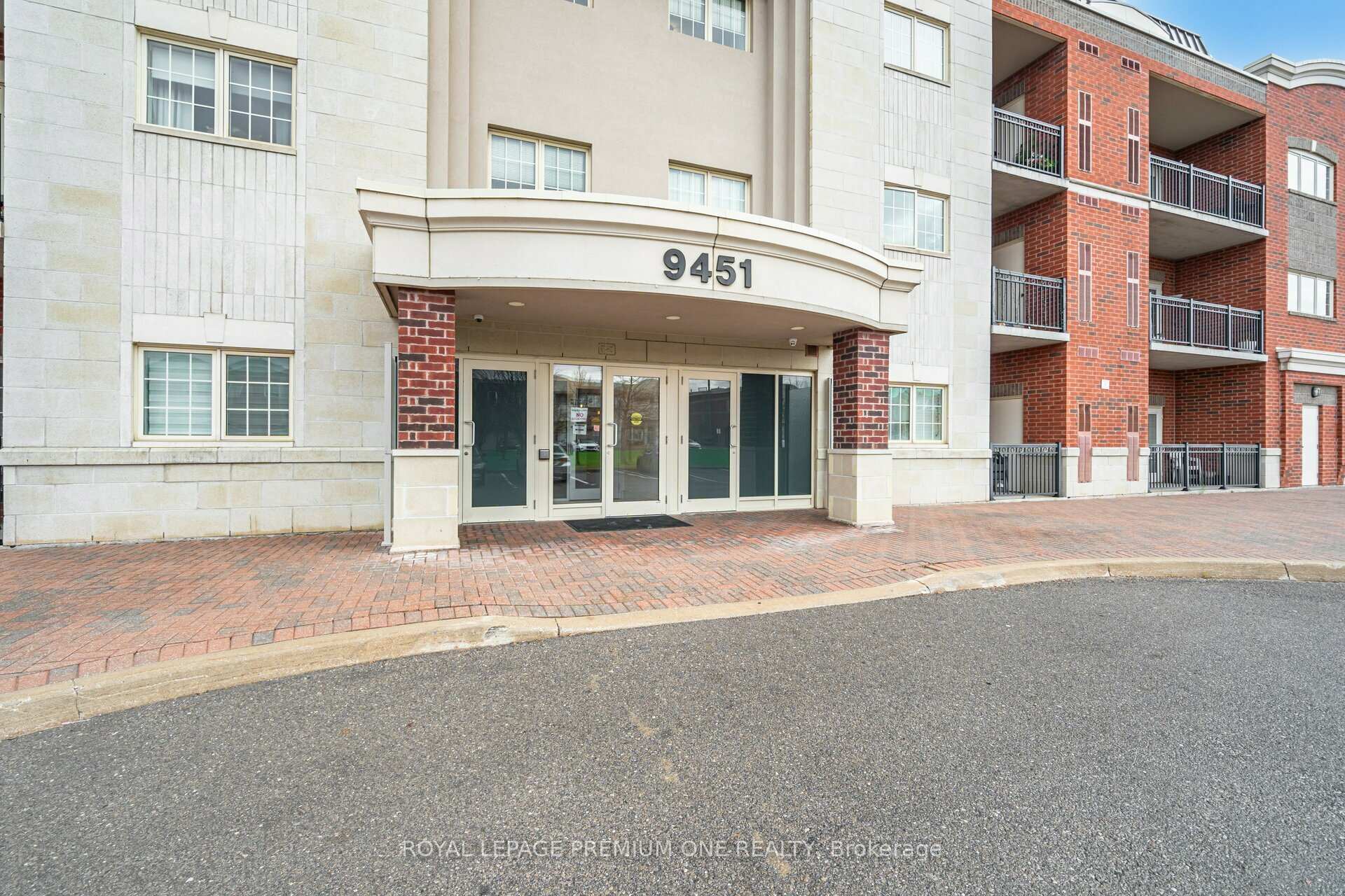Photo 3 of Unit 210, 9451 Jane Street, Vaughan, Maple — HOMEH