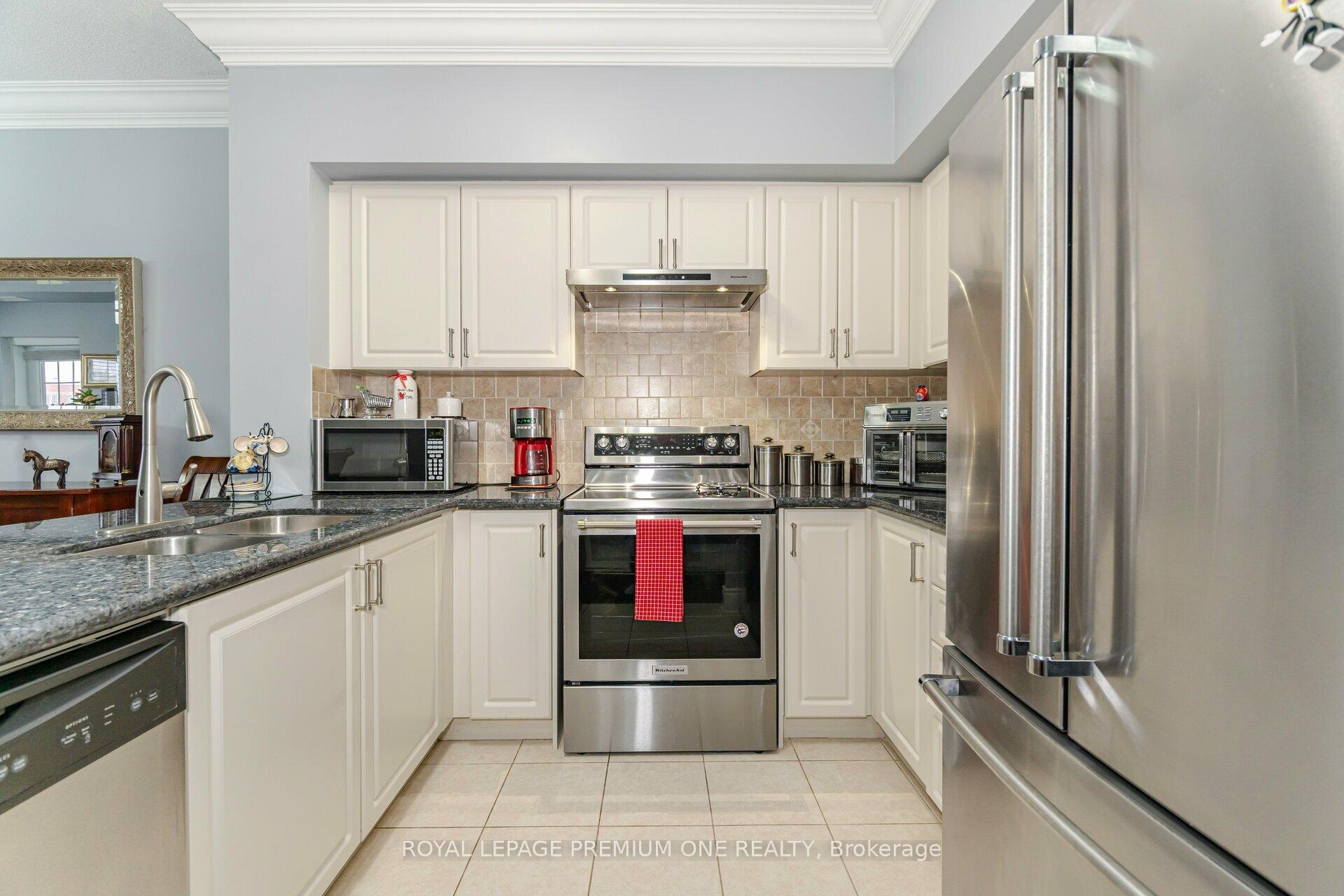 Photo 12 of Unit 210, 9451 Jane Street, Vaughan, Maple — HOMEH