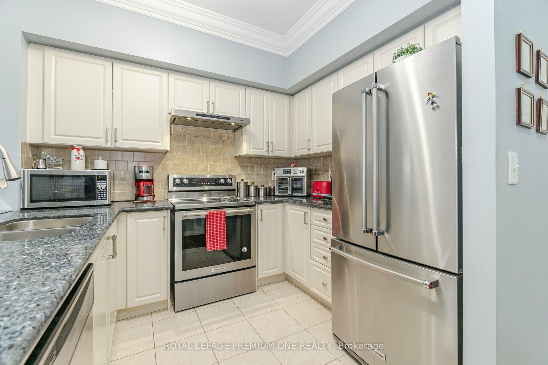 Photo 13 of Unit 210, 9451 Jane Street, Vaughan, Maple — HOMEH