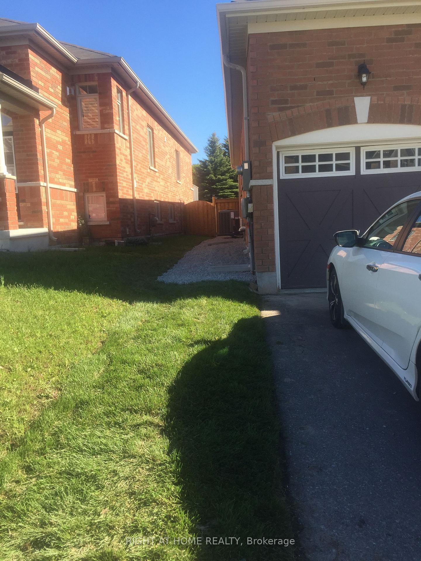 Photo 14 of 262 Kozlov Street, Barrie, West Bayfield — HOMEH