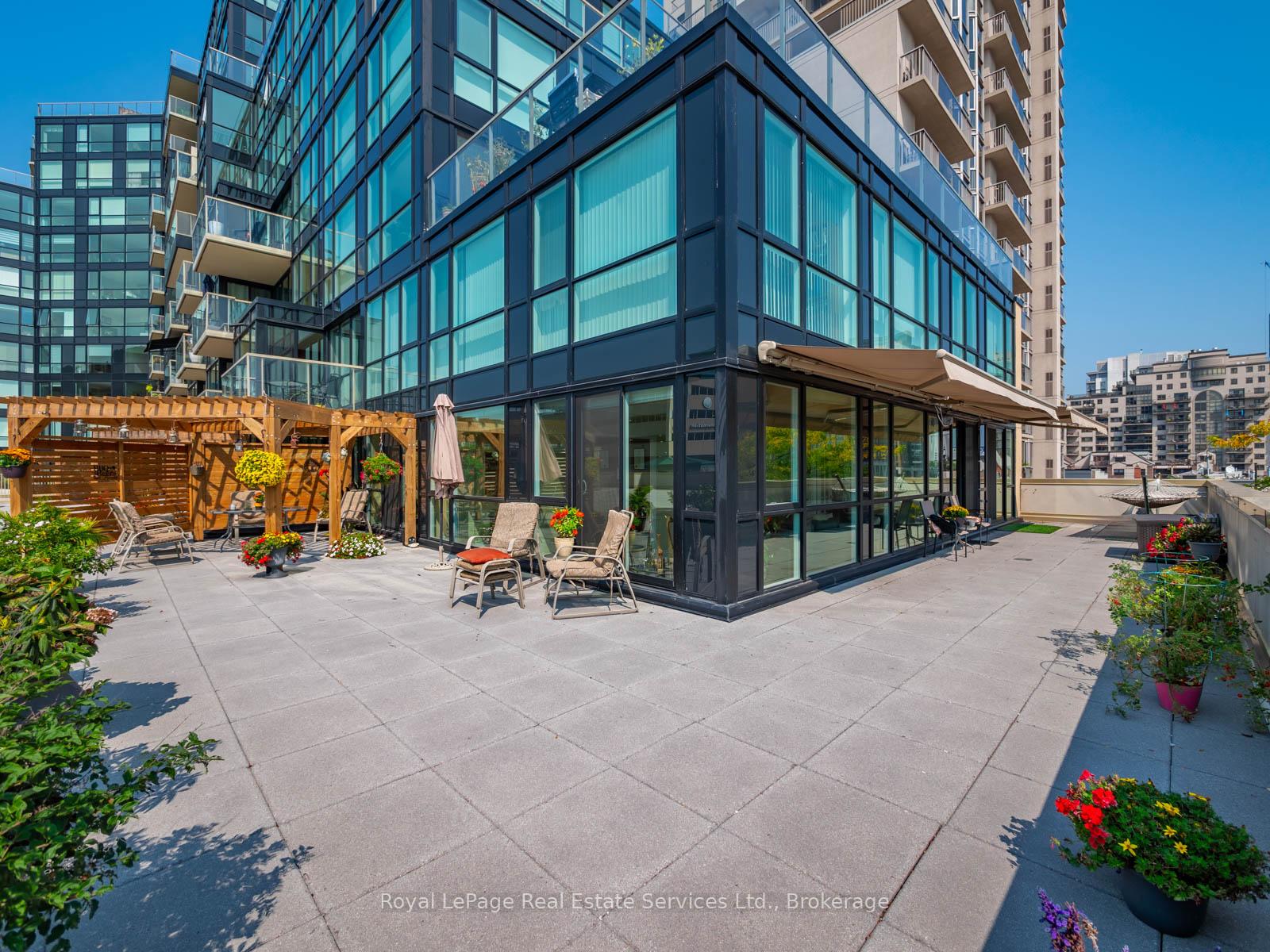 Front of Unit 310, 415 Locust Street