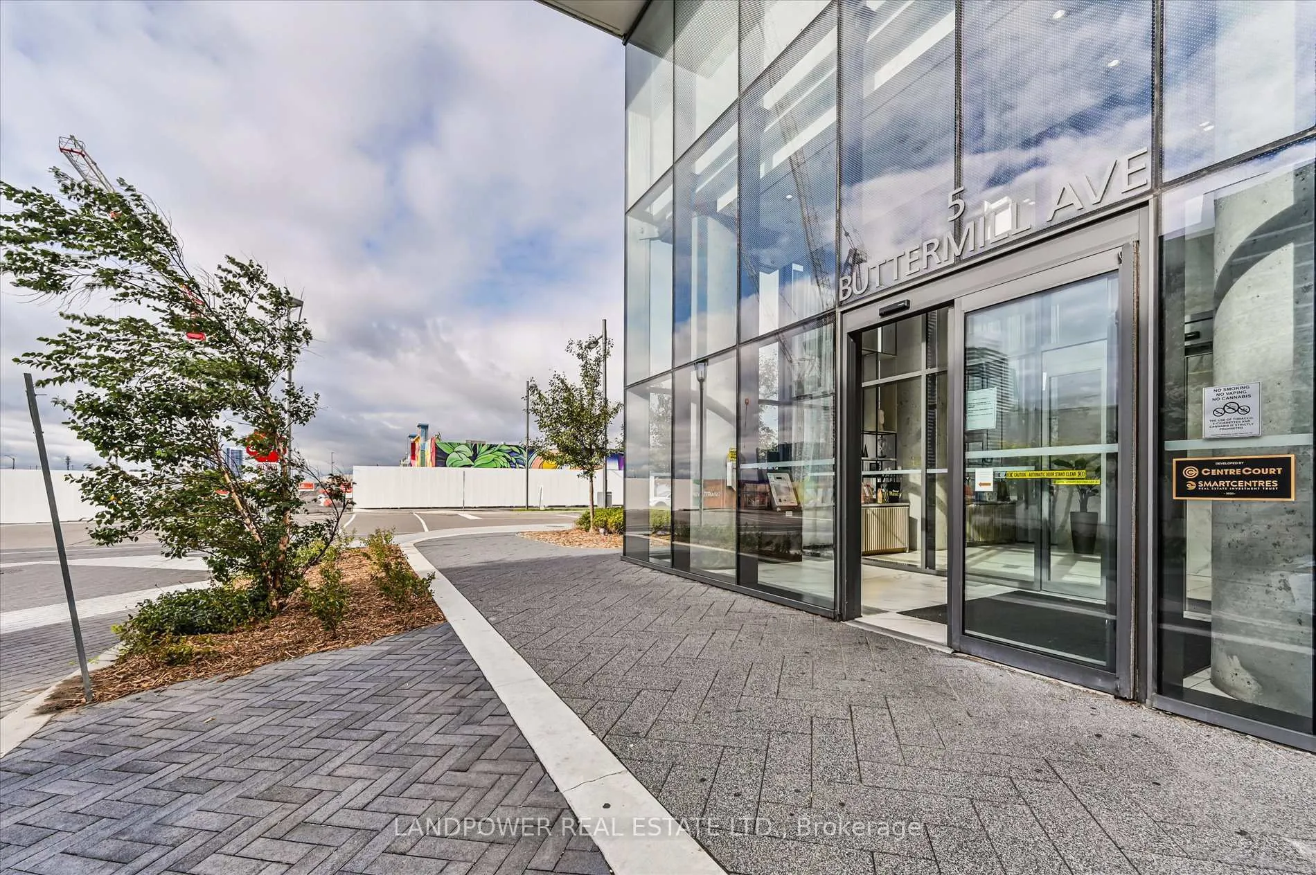 Photo 3 of Unit 1602, 5 Buttermill Avenue, Vaughan, Vaughan Corporate Centre — HOMEH