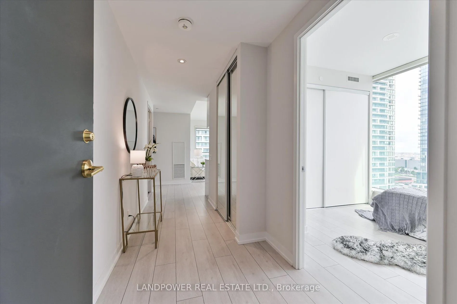 Photo 4 of Unit 1602, 5 Buttermill Avenue, Vaughan, Vaughan Corporate Centre — HOMEH
