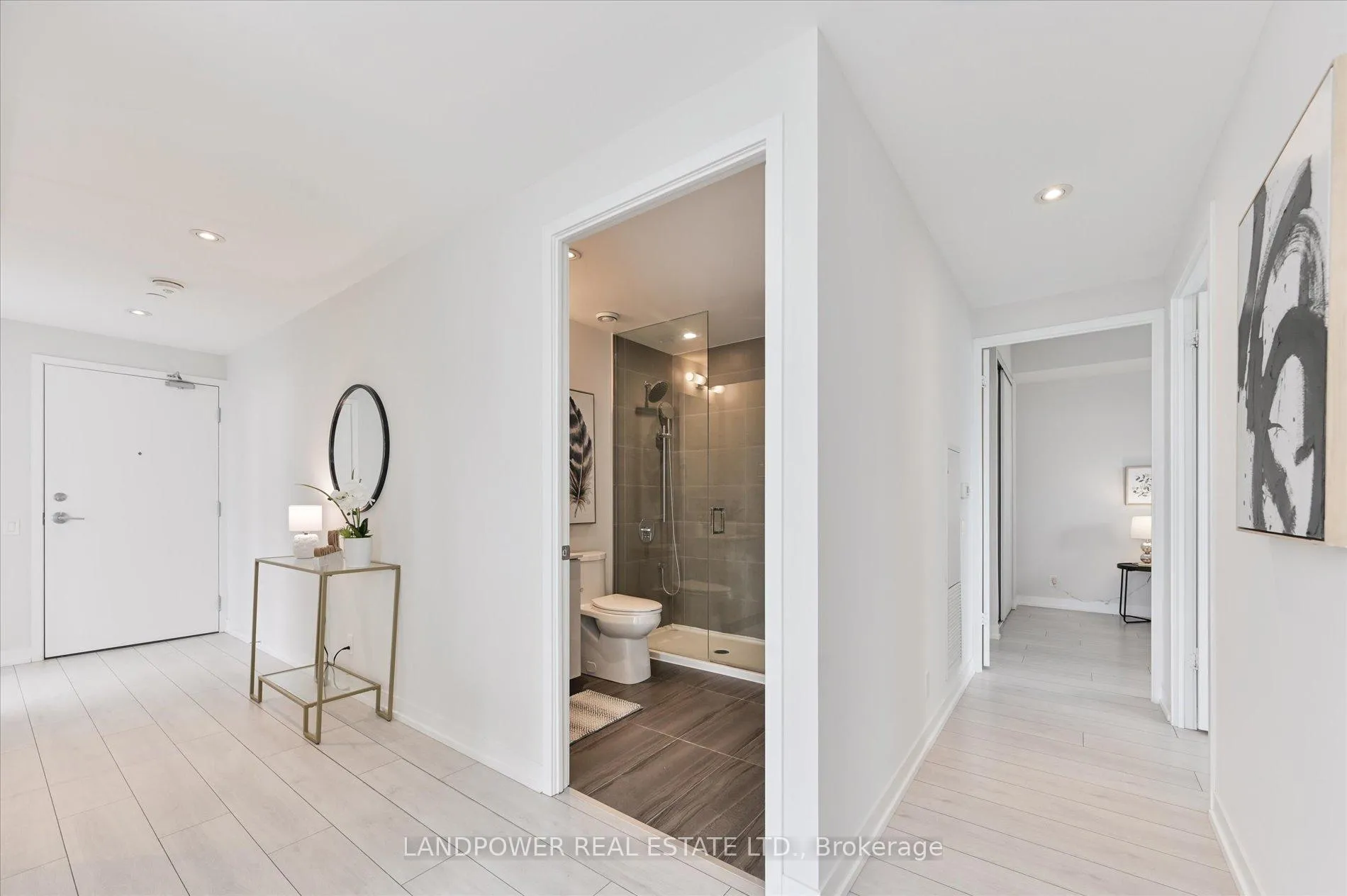 Photo 5 of Unit 1602, 5 Buttermill Avenue, Vaughan, Vaughan Corporate Centre — HOMEH