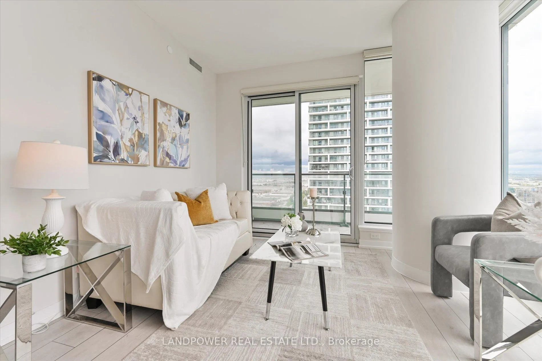 Photo 8 of Unit 1602, 5 Buttermill Avenue, Vaughan, Vaughan Corporate Centre — HOMEH