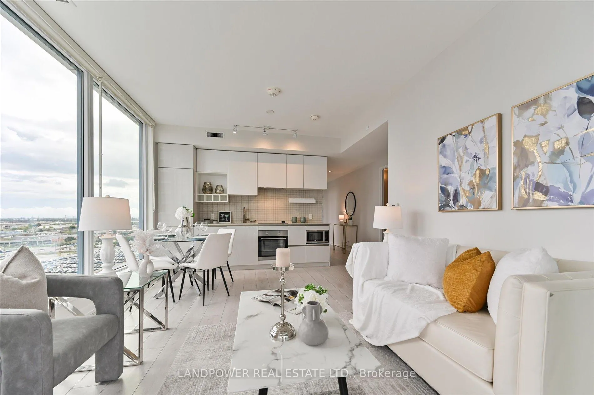 Photo 9 of Unit 1602, 5 Buttermill Avenue, Vaughan, Vaughan Corporate Centre — HOMEH