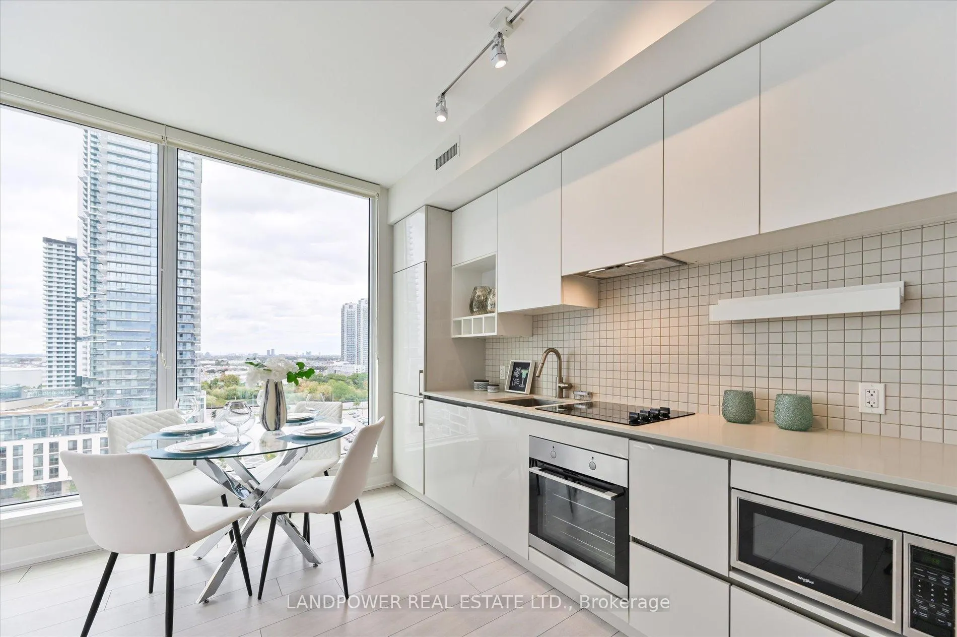 Photo 12 of Unit 1602, 5 Buttermill Avenue, Vaughan, Vaughan Corporate Centre — HOMEH