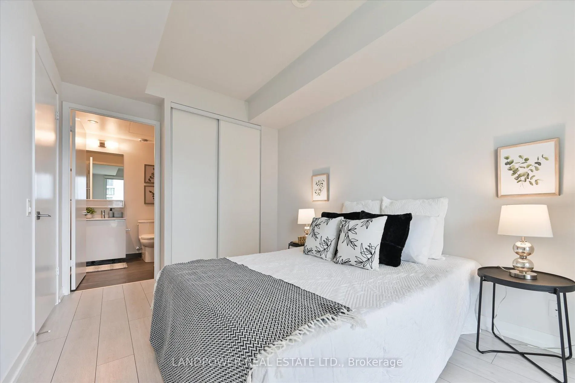 Photo 17 of Unit 1602, 5 Buttermill Avenue, Vaughan, Vaughan Corporate Centre — HOMEH