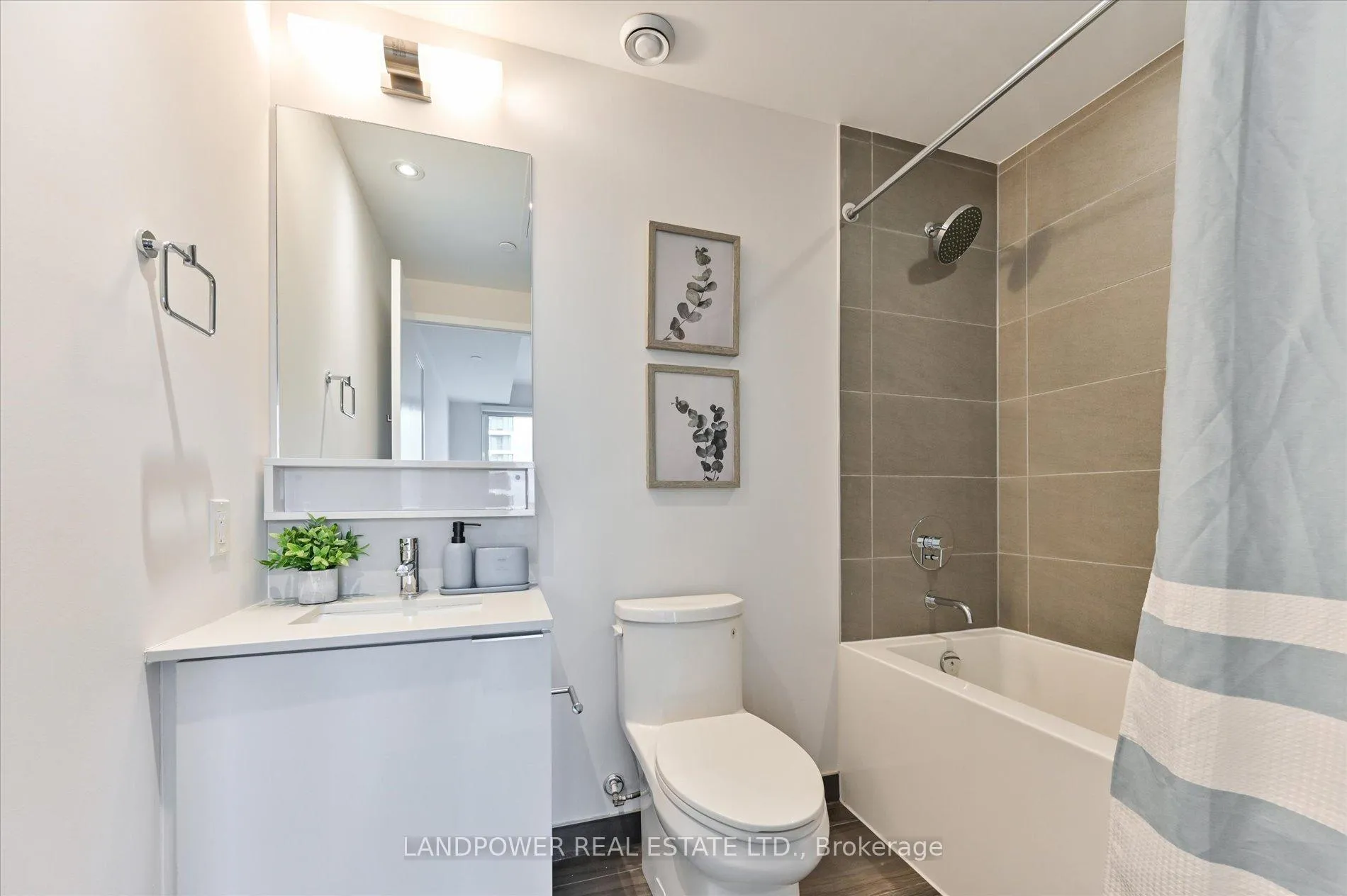 Photo 18 of Unit 1602, 5 Buttermill Avenue, Vaughan, Vaughan Corporate Centre — HOMEH