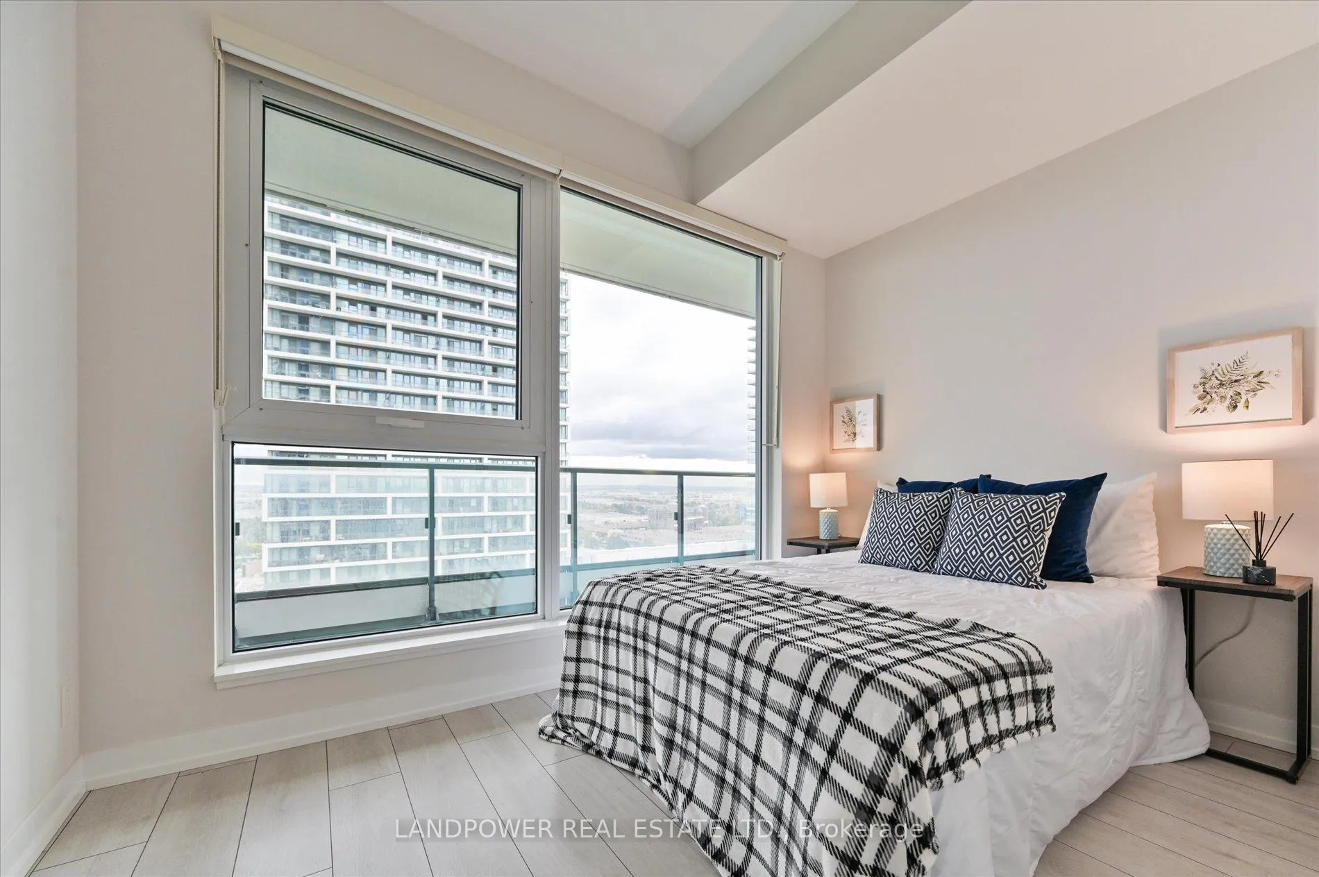Photo 19 of Unit 1602, 5 Buttermill Avenue, Vaughan, Vaughan Corporate Centre — HOMEH