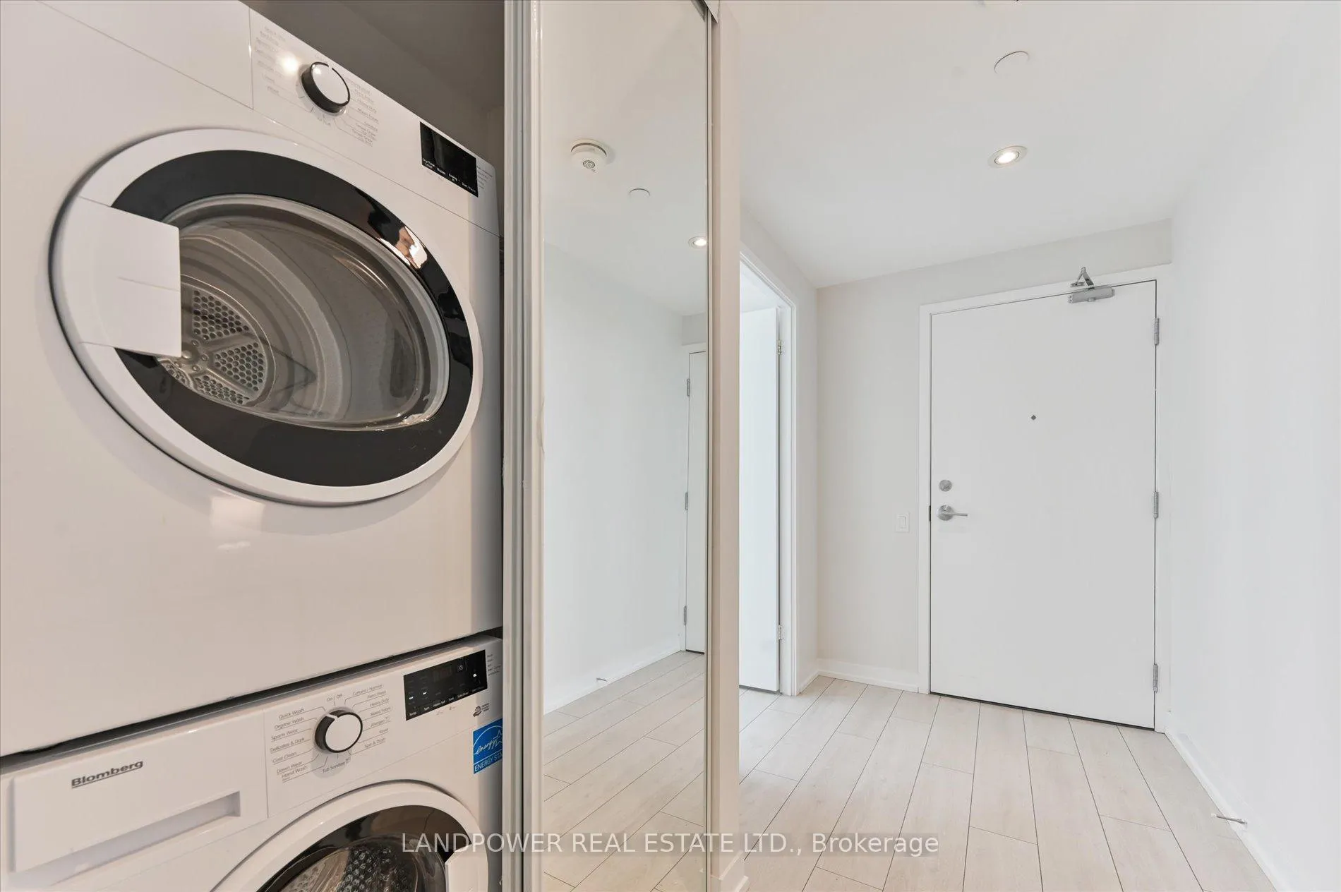 Photo 22 of Unit 1602, 5 Buttermill Avenue, Vaughan, Vaughan Corporate Centre — HOMEH