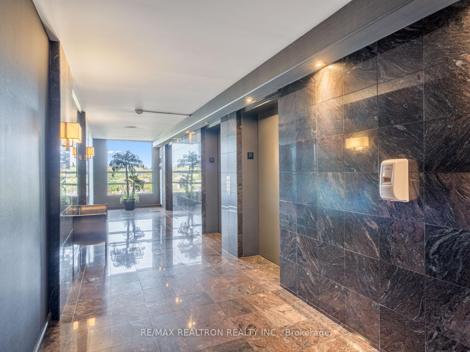 Photo 3 of Unit 1005, 7905 Bayview Avenue, Markham, Aileen-Willowbrook — HOMEH