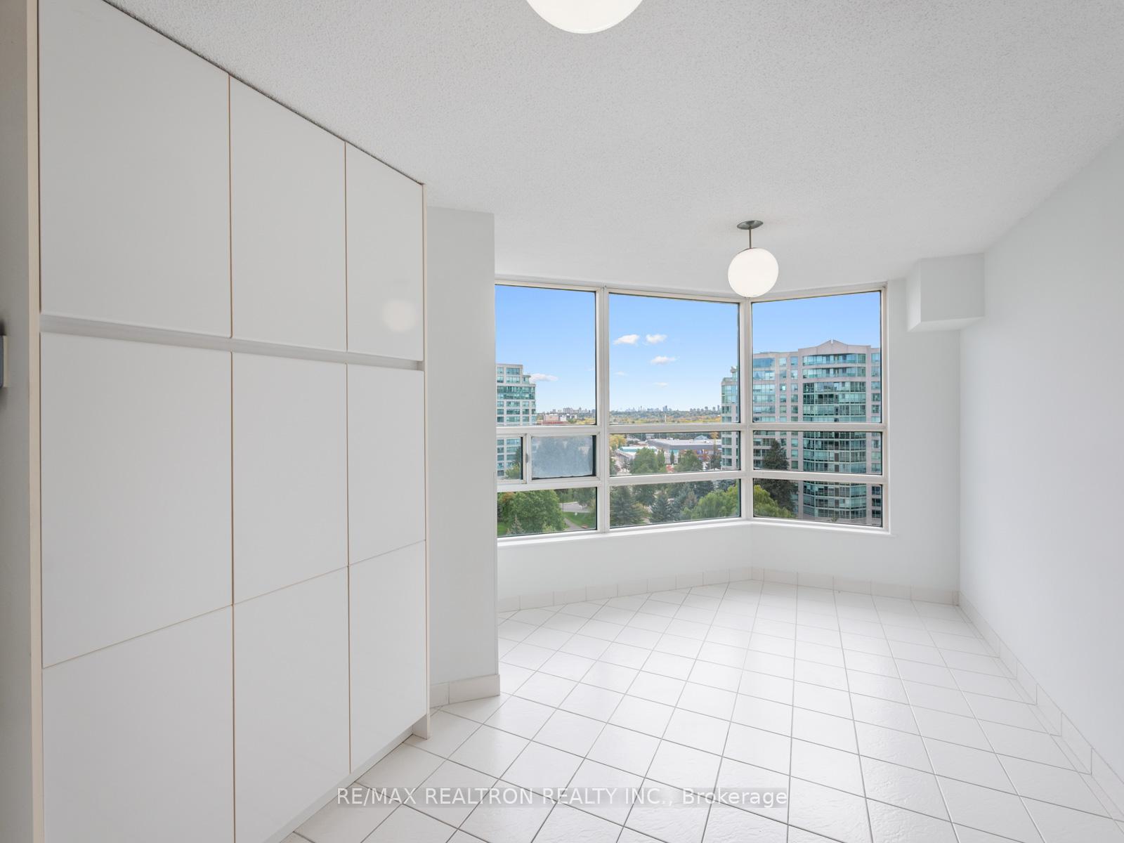 Photo 12 of Unit 1005, 7905 Bayview Avenue, Markham, Aileen-Willowbrook — HOMEH