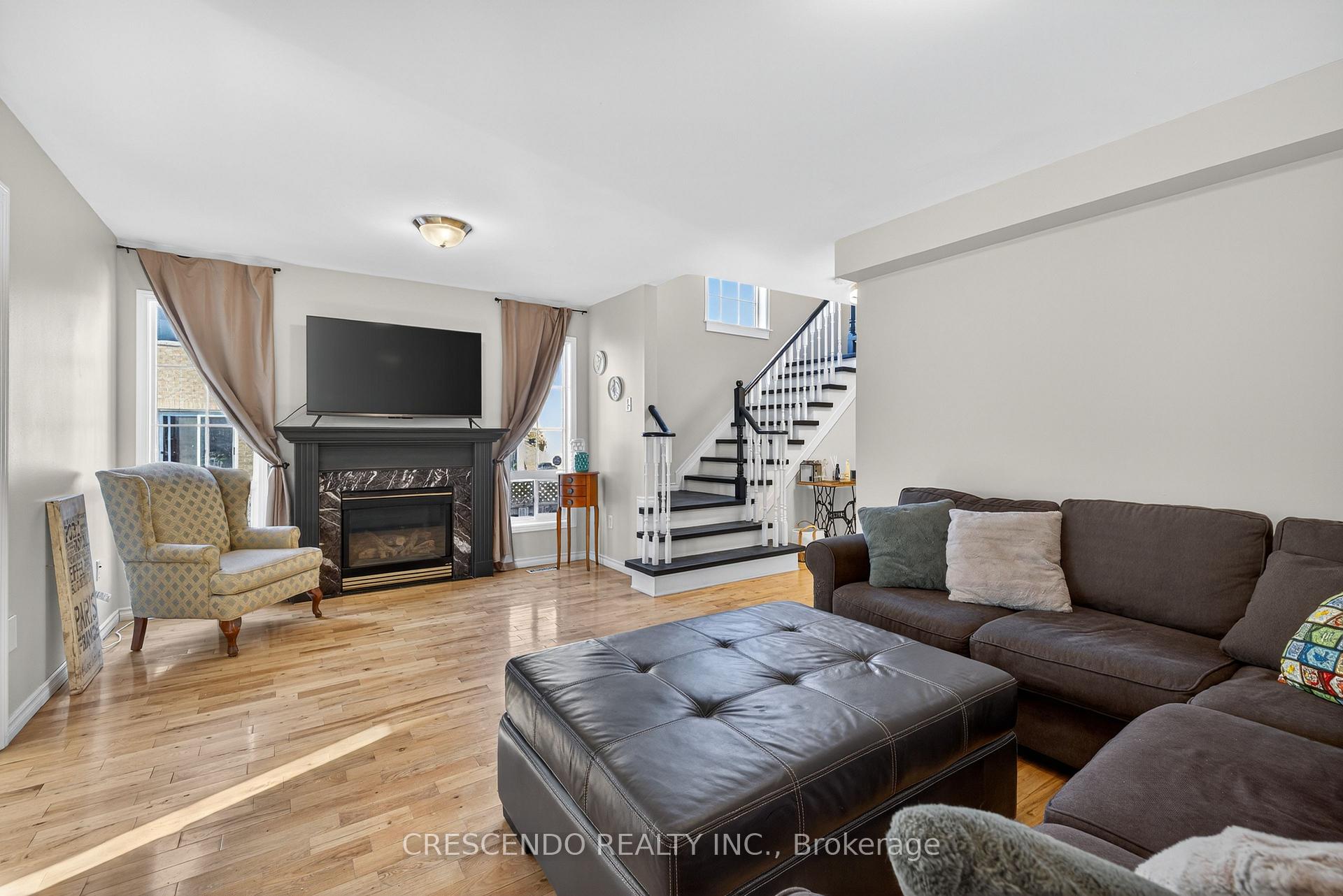 Photo 9 of 47 Frank Johnston Road, Caledon, Bolton West — HOMEH