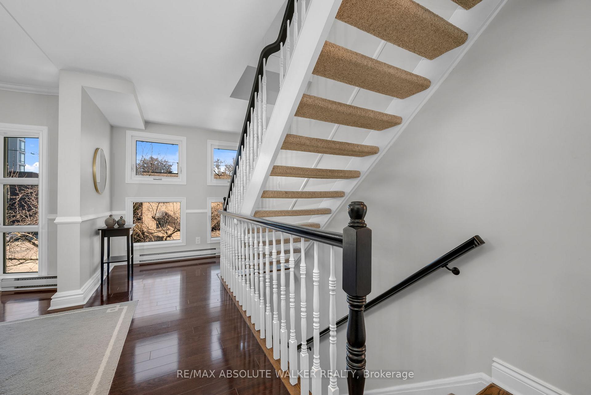 Photo 3 of Unit 10, 292 Laurier Avenue E, Ottawa, Sandy Hill — HOMEH