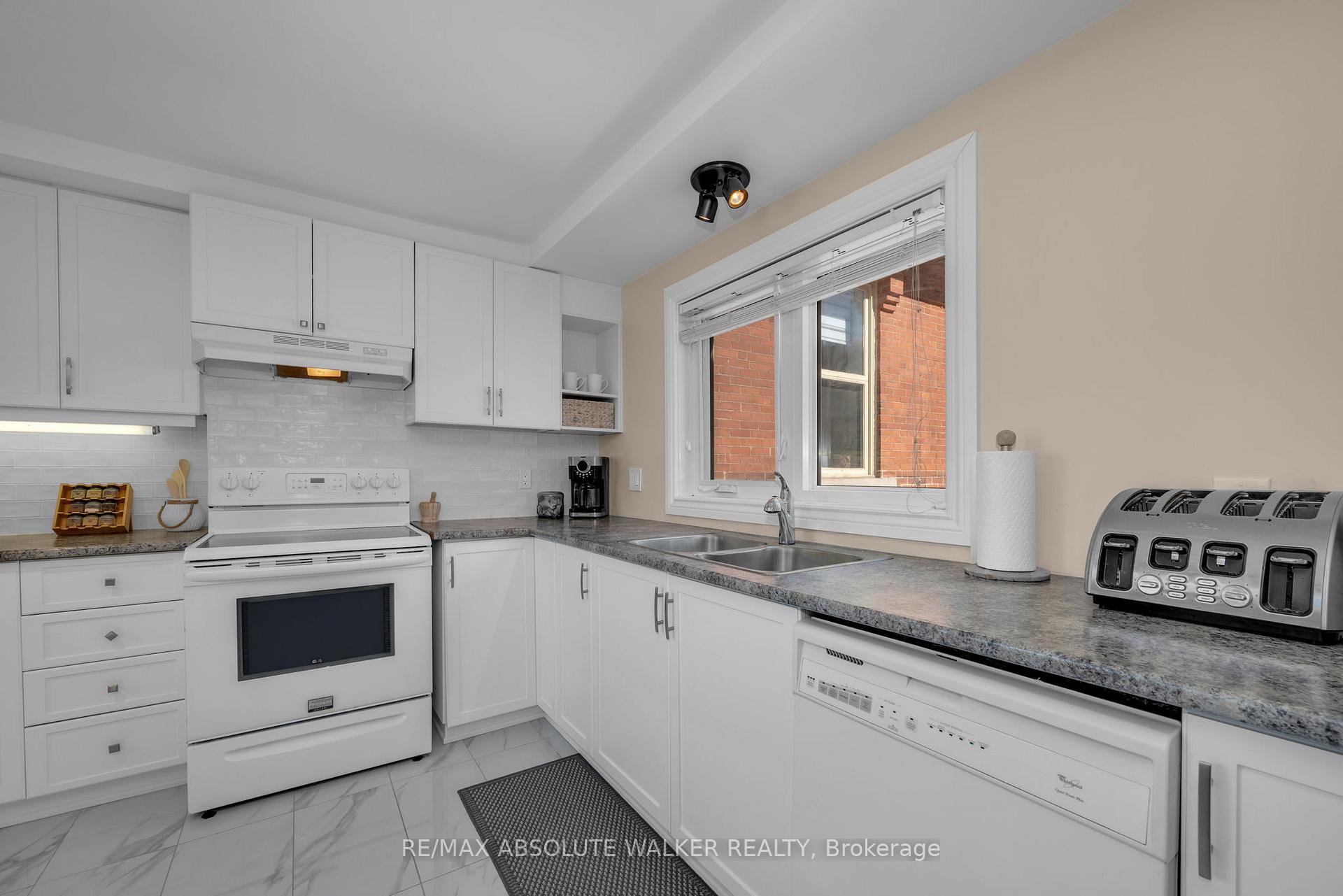 Photo 12 of Unit 10, 292 Laurier Avenue E, Ottawa, Sandy Hill — HOMEH