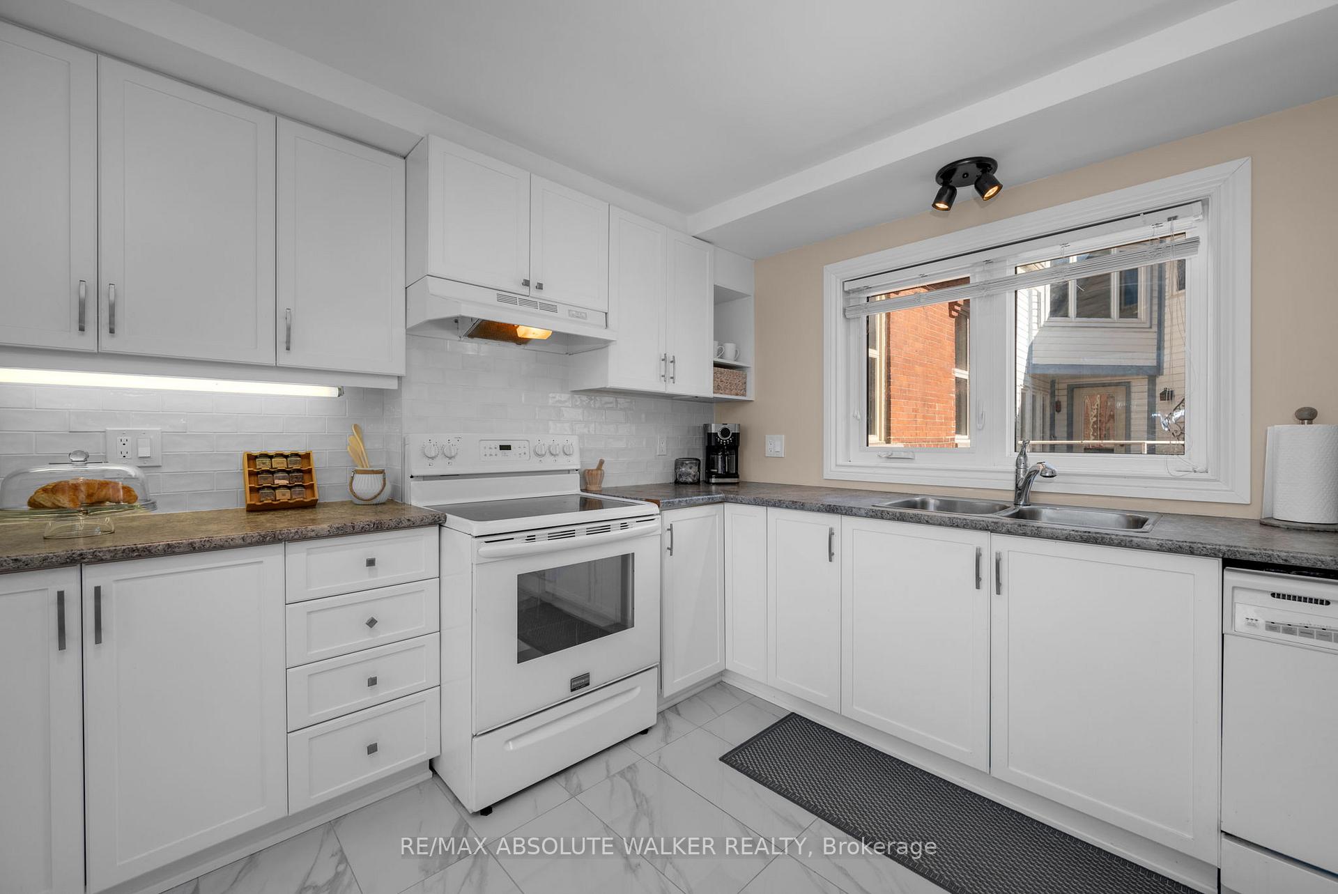 Photo 13 of Unit 10, 292 Laurier Avenue E, Ottawa, Sandy Hill — HOMEH