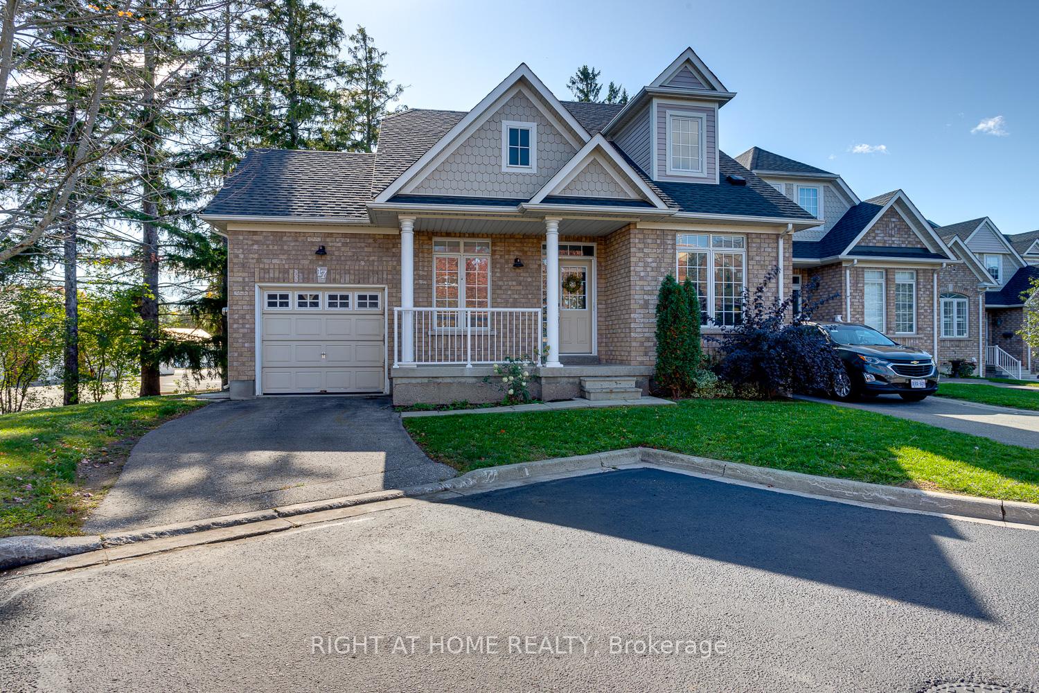 Photo 1 of Unit 17, 19 Niagara Drive, Oshawa, Samac — HOMEH