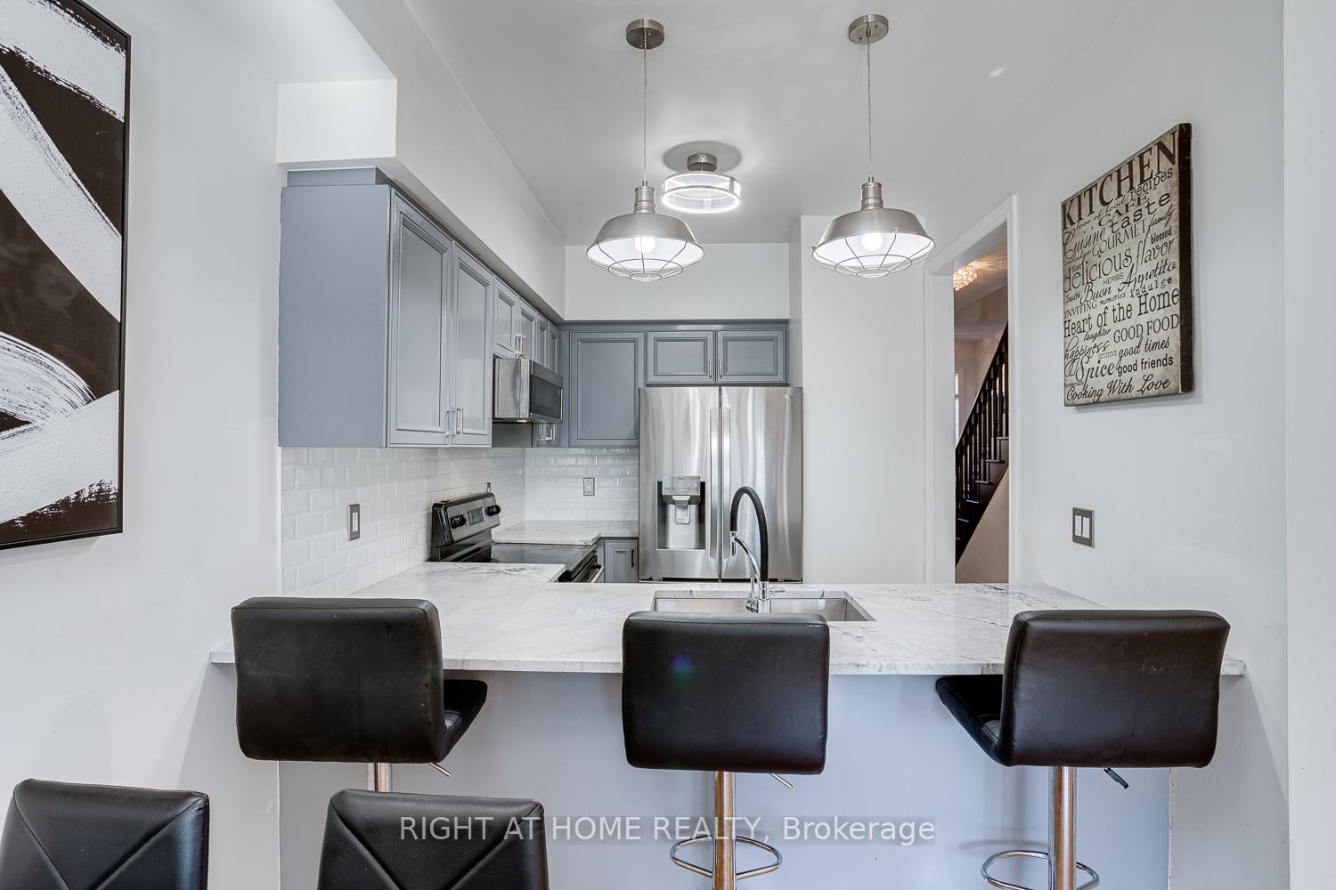 Photo 13 of Unit 17, 19 Niagara Drive, Oshawa, Samac — HOMEH