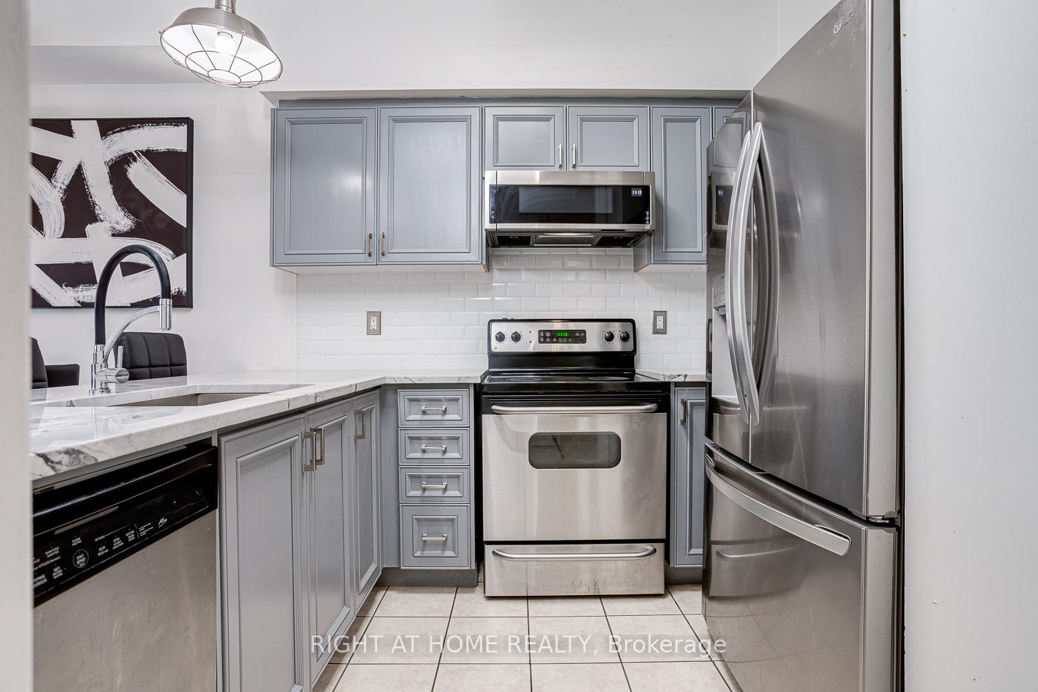 Photo 16 of Unit 17, 19 Niagara Drive, Oshawa, Samac — HOMEH
