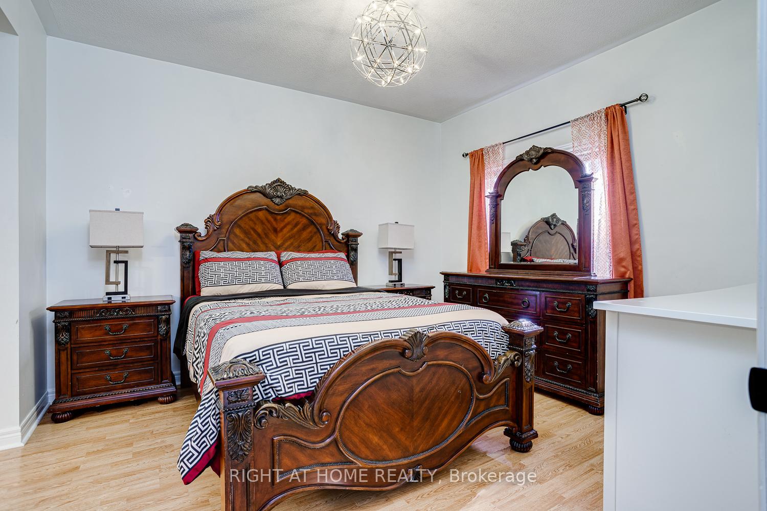 Photo 17 of Unit 17, 19 Niagara Drive, Oshawa, Samac — HOMEH