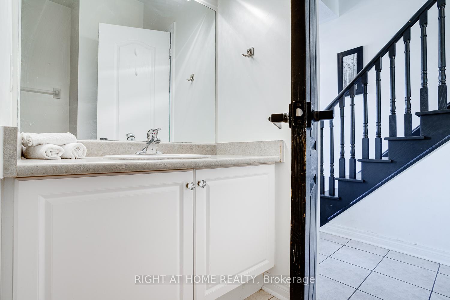 Photo 22 of Unit 17, 19 Niagara Drive, Oshawa, Samac — HOMEH