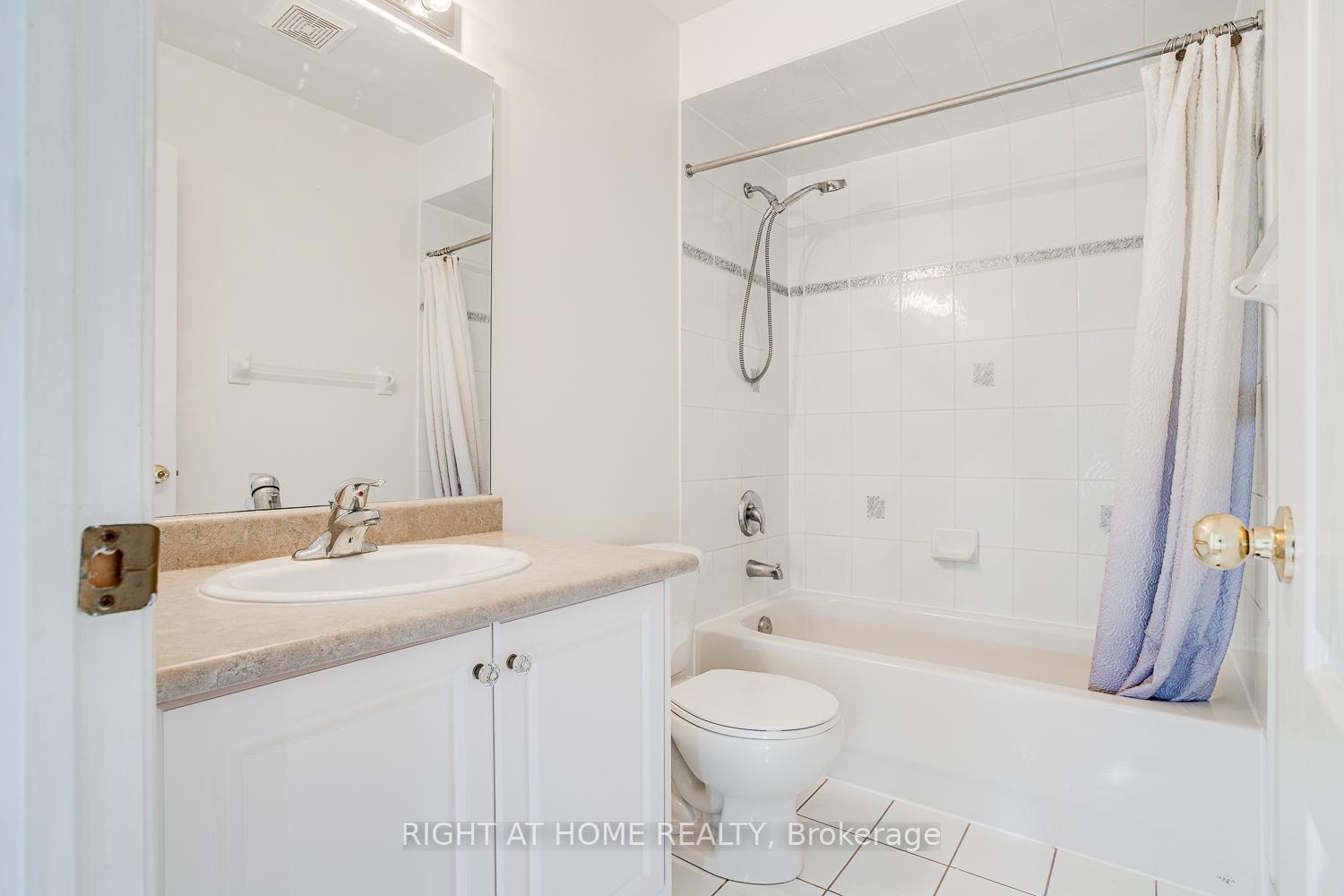 Photo 26 of Unit 17, 19 Niagara Drive, Oshawa, Samac — HOMEH