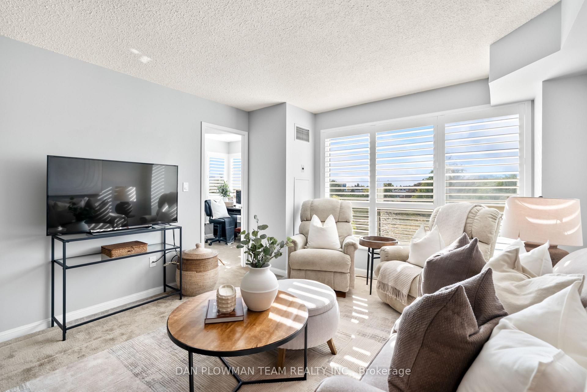 Photo 6 of Unit 609, 712 Rossland Road E, Whitby, Pringle Creek — HOMEH