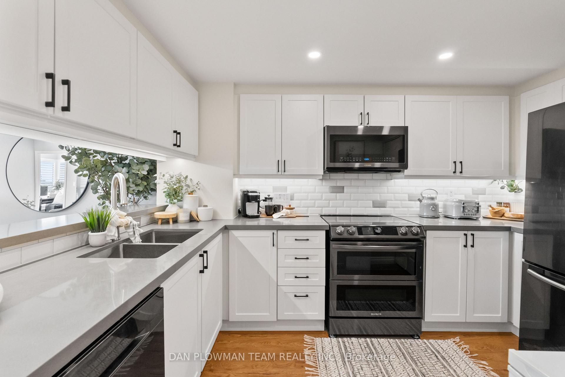 Photo 13 of Unit 609, 712 Rossland Road E, Whitby, Pringle Creek — HOMEH