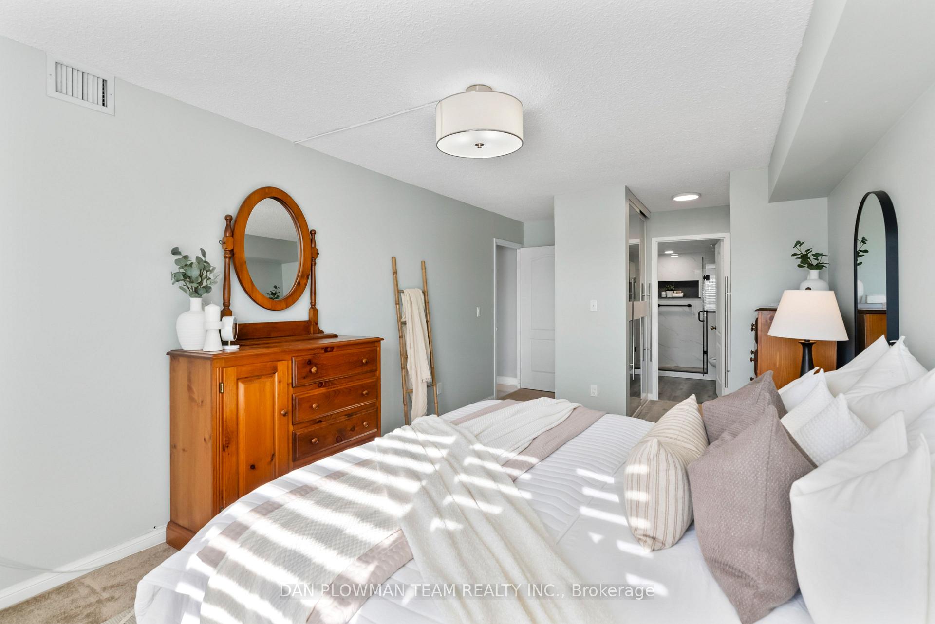 Photo 22 of Unit 609, 712 Rossland Road E, Whitby, Pringle Creek — HOMEH