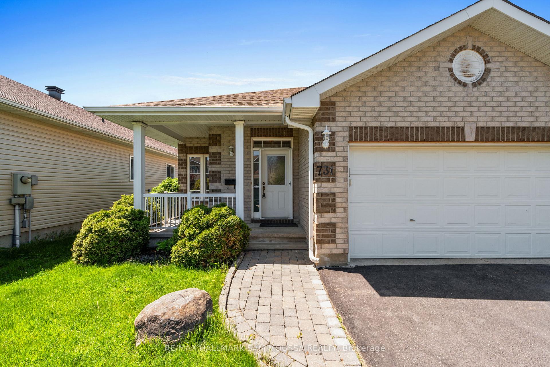 Photo 3 of 731 Vermillion Drive, Ottawa, Riverside South/Gloucester Glen — HOMEH