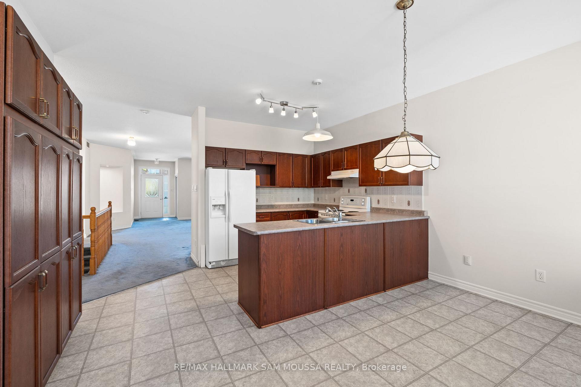 Photo 13 of 731 Vermillion Drive, Ottawa, Riverside South/Gloucester Glen — HOMEH