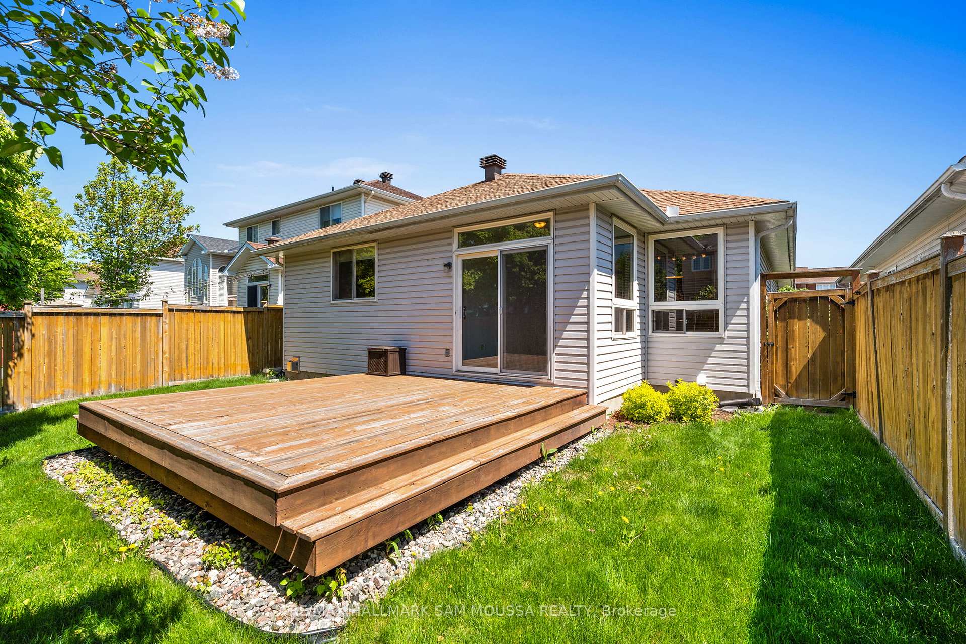 Photo 37 of 731 Vermillion Drive, Ottawa, Riverside South/Gloucester Glen — HOMEH