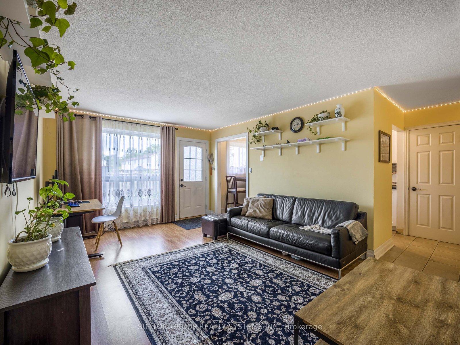 Photo 4 of Unit 55, 120 Nonquon Road, Oshawa, Centennial — HOMEH