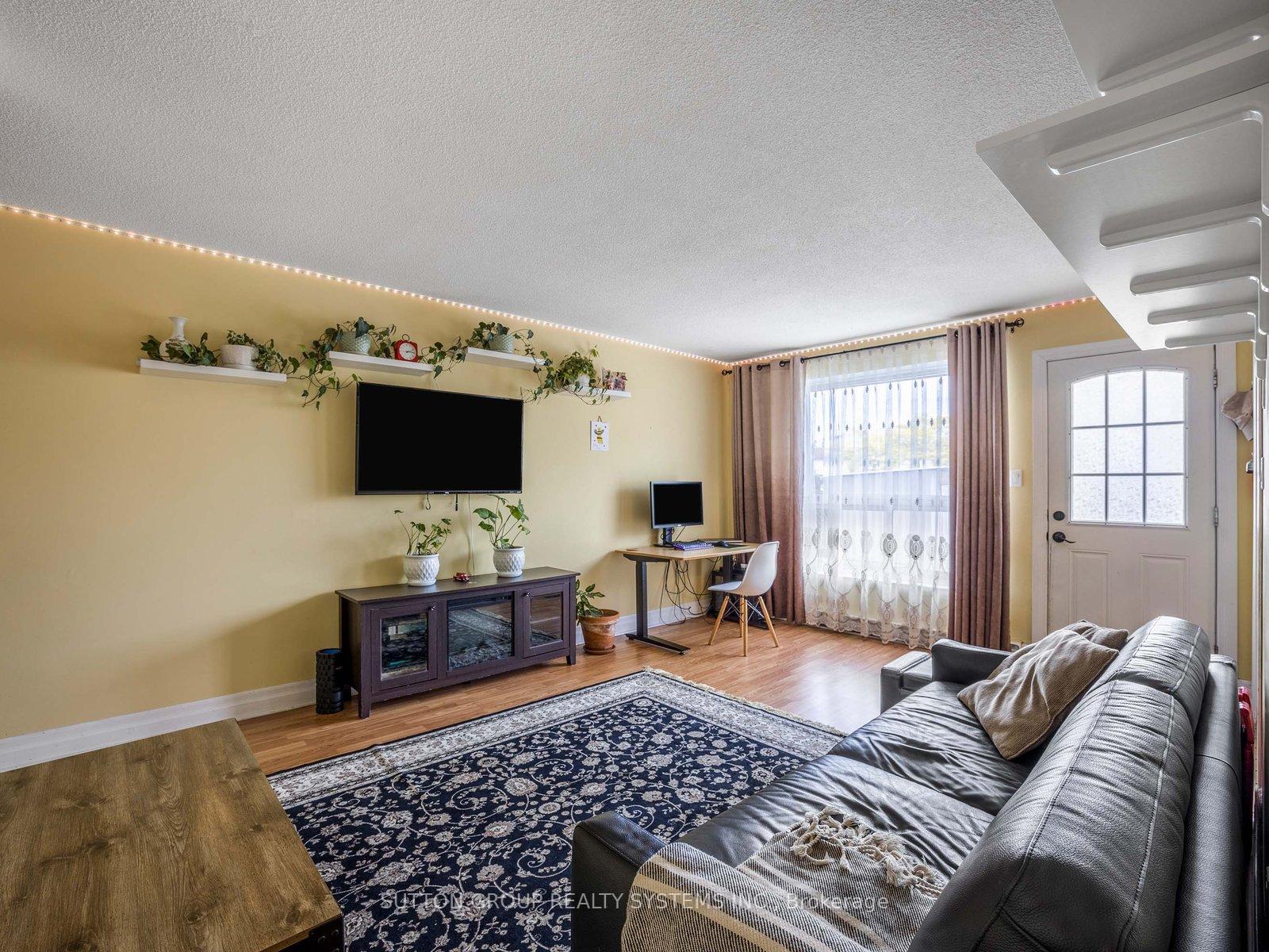 Photo 5 of Unit 55, 120 Nonquon Road, Oshawa, Centennial — HOMEH