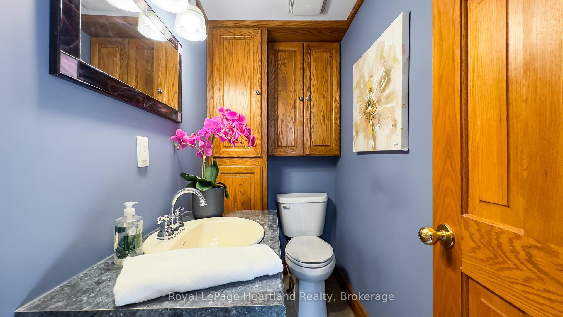 Photo 25 of 123 Elgin Avenue W, Goderich, Goderich (Town) — HOMEH