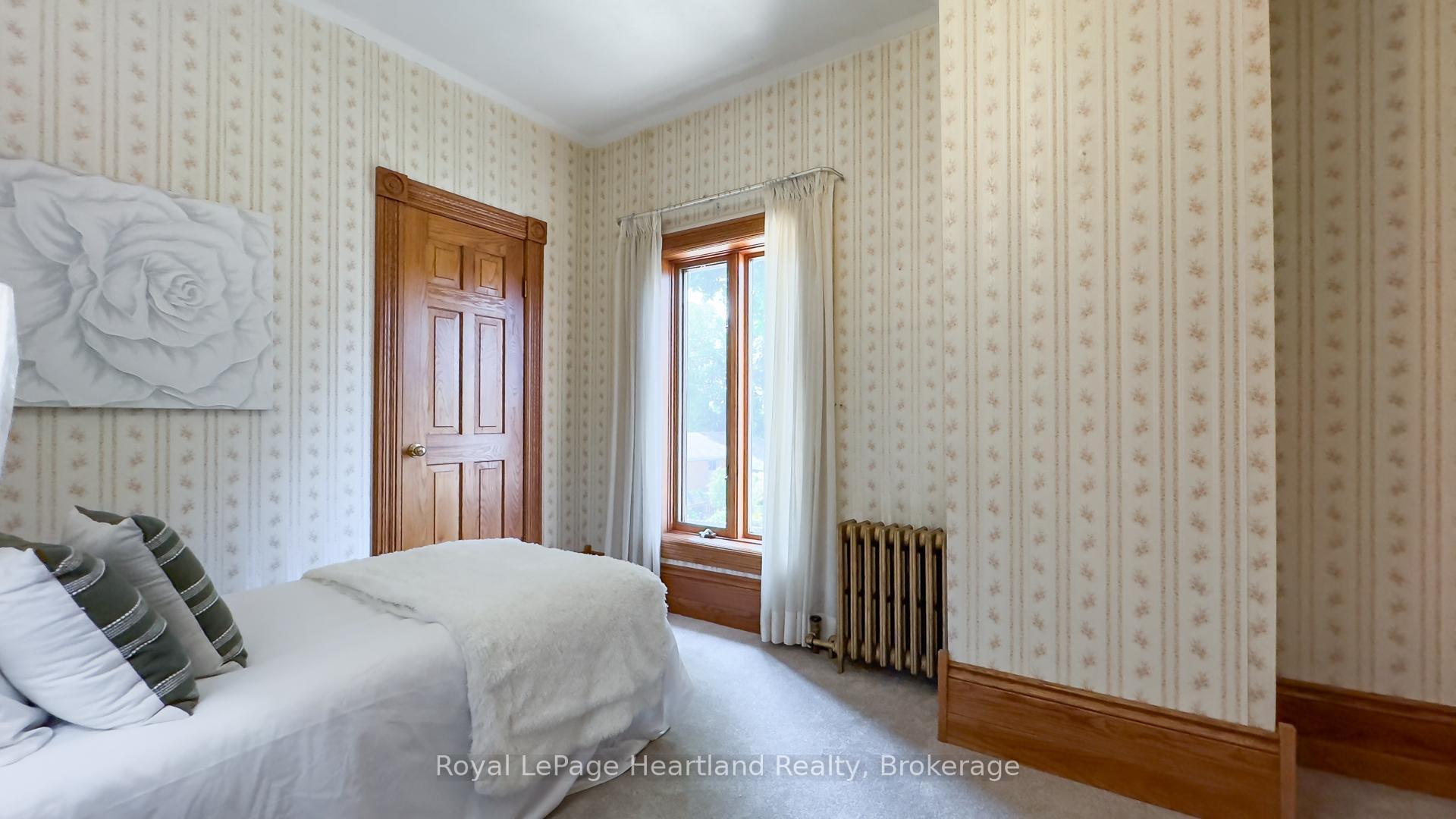 Photo 32 of 123 Elgin Avenue W, Goderich, Goderich (Town) — HOMEH