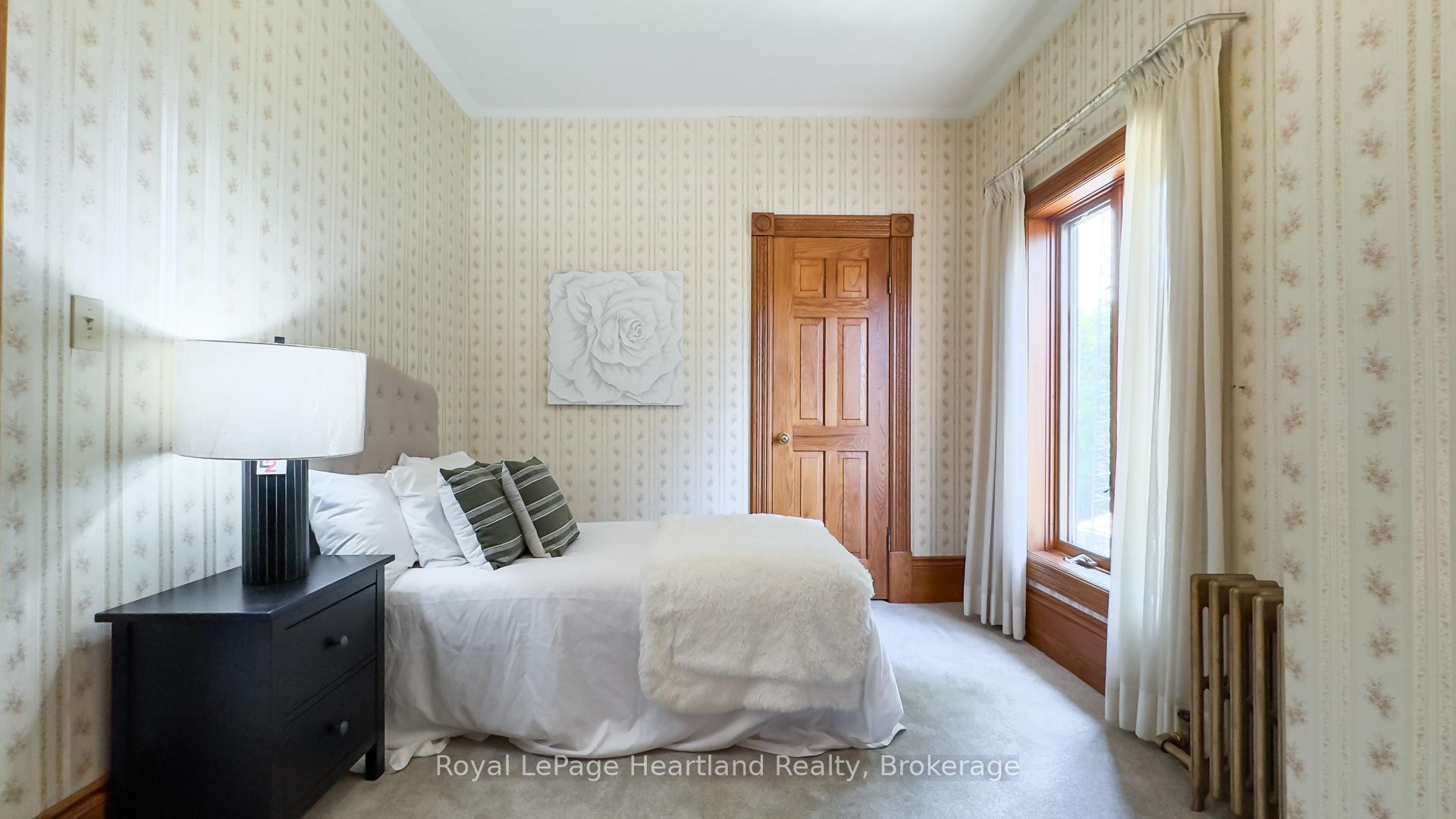 Photo 33 of 123 Elgin Avenue W, Goderich, Goderich (Town) — HOMEH