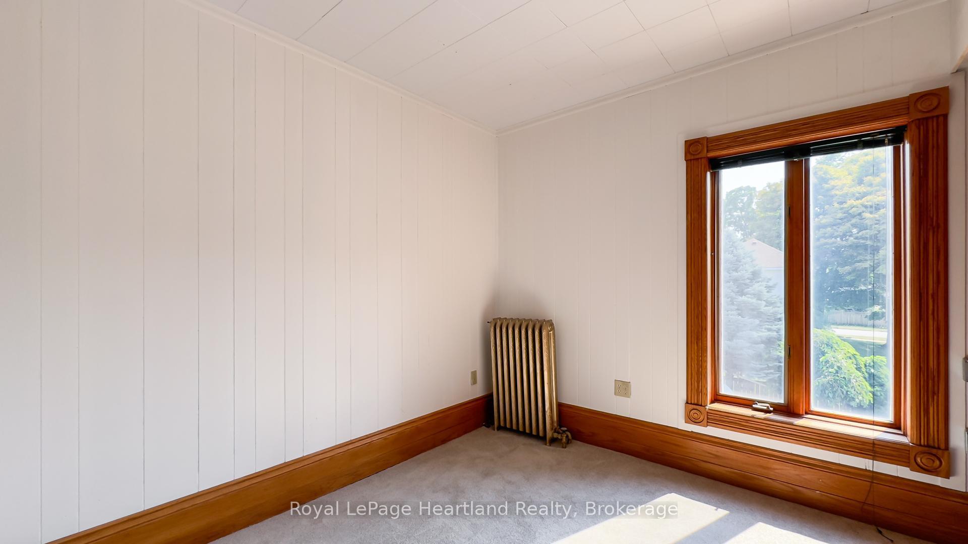 Photo 35 of 123 Elgin Avenue W, Goderich, Goderich (Town) — HOMEH