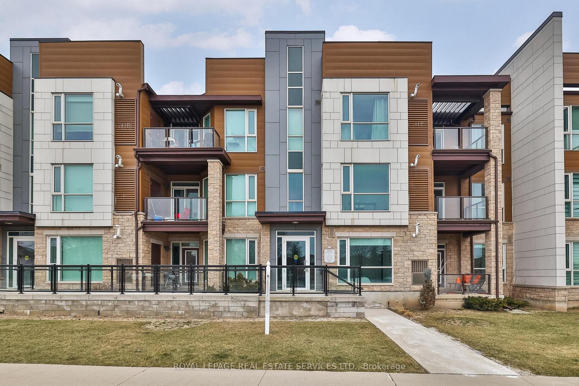 Front of Unit 103, 2393 Bronte Road