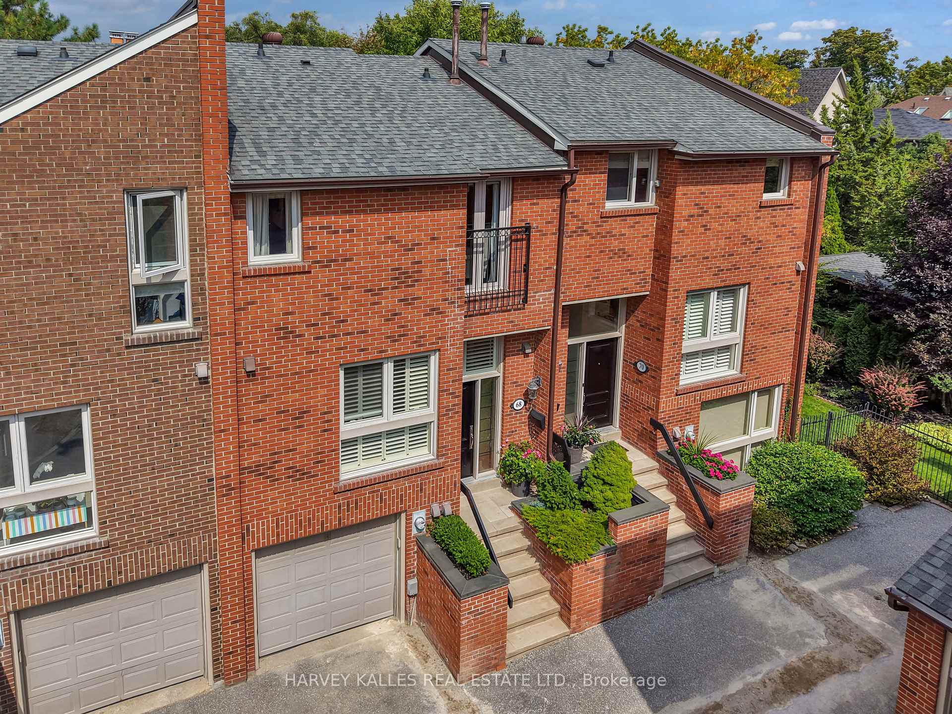 Front of 68 Sylvan Valleyway