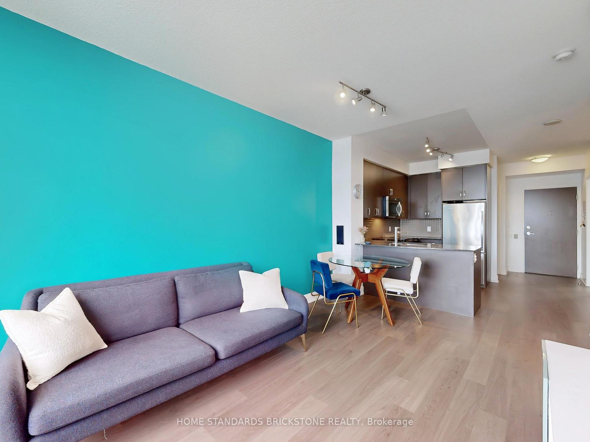 Photo 9 of Unit 427, 7608 Yonge Street, Vaughan, Crestwood-Springfarm-Yorkhill — HOMEH