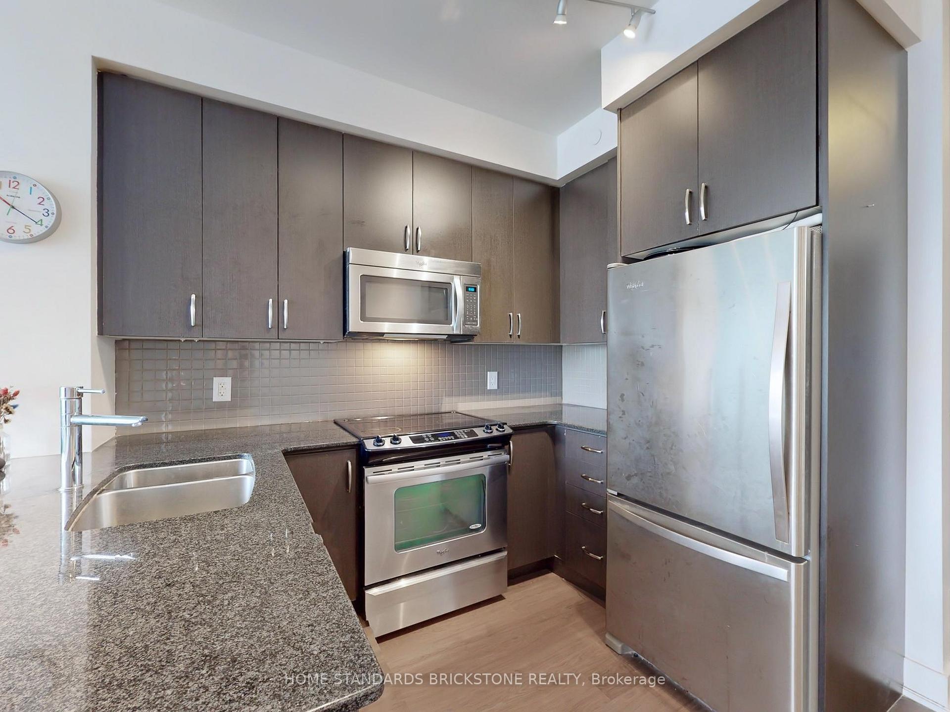 Photo 12 of Unit 427, 7608 Yonge Street, Vaughan, Crestwood-Springfarm-Yorkhill — HOMEH