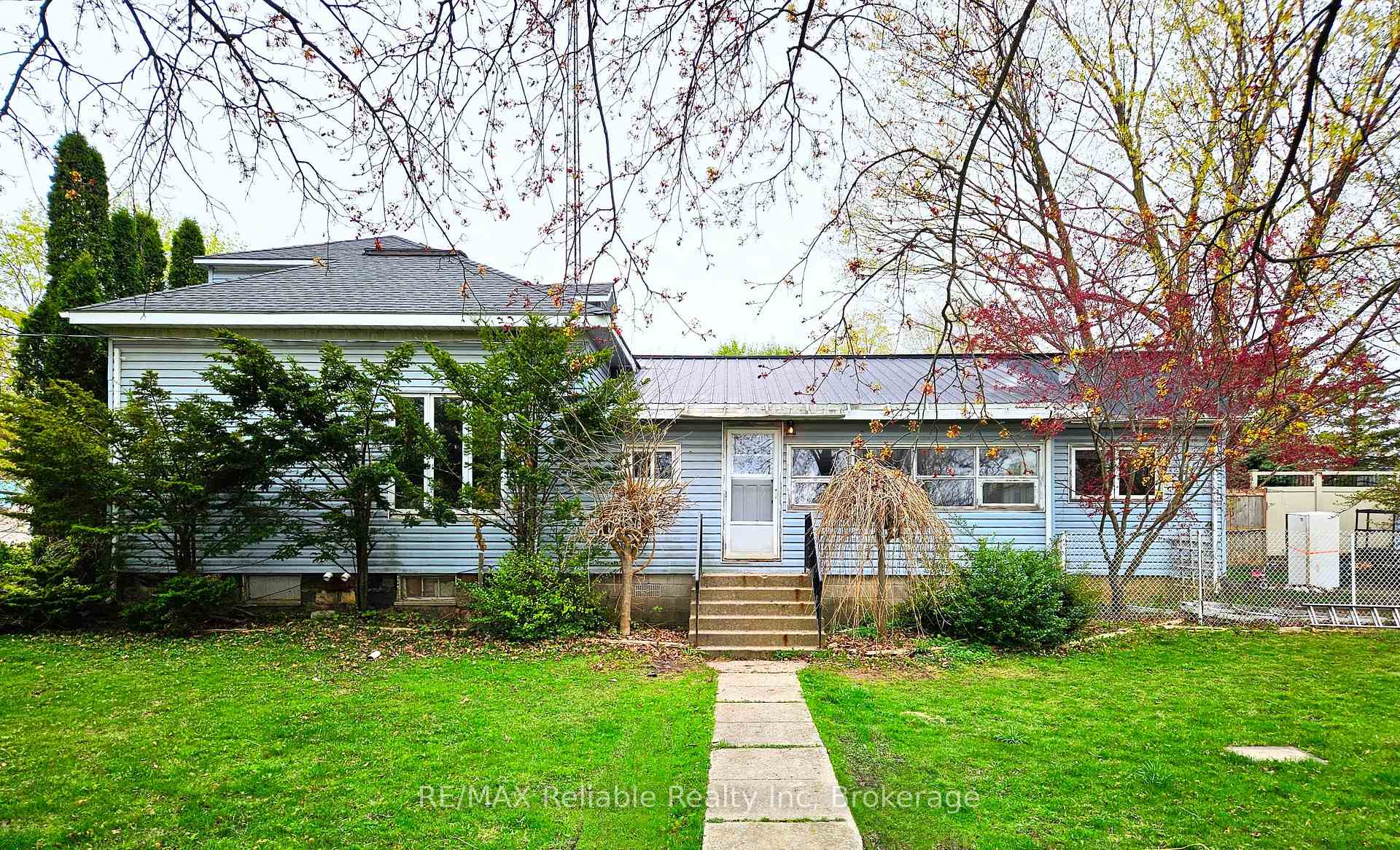 Photo 1 of 59 Rattenbury Street W, Central Huron, Clinton — HOMEH