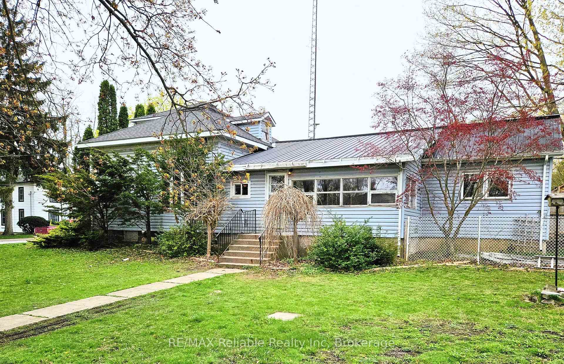 Photo 4 of 59 Rattenbury Street W, Central Huron, Clinton — HOMEH