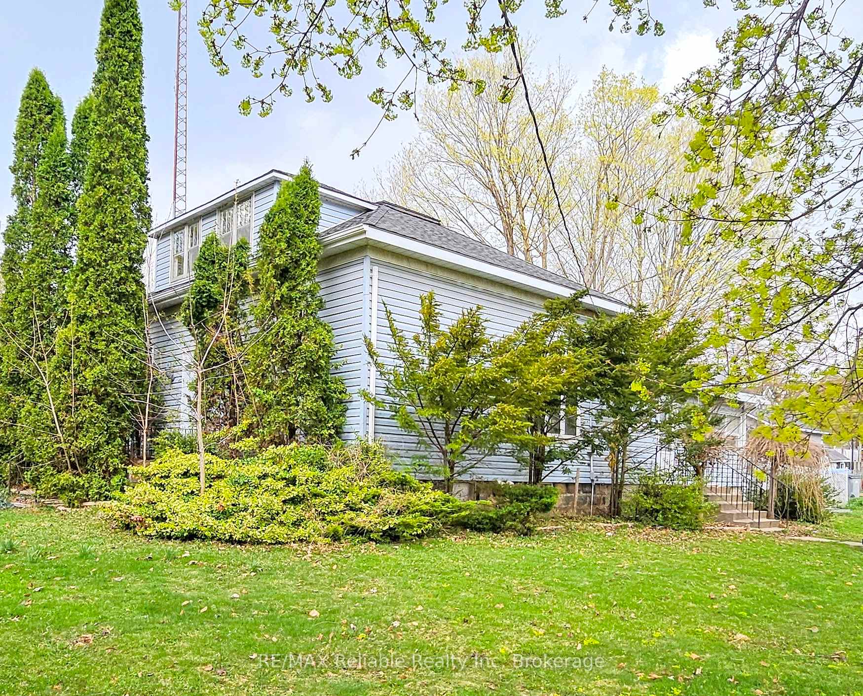 Photo 5 of 59 Rattenbury Street W, Central Huron, Clinton — HOMEH