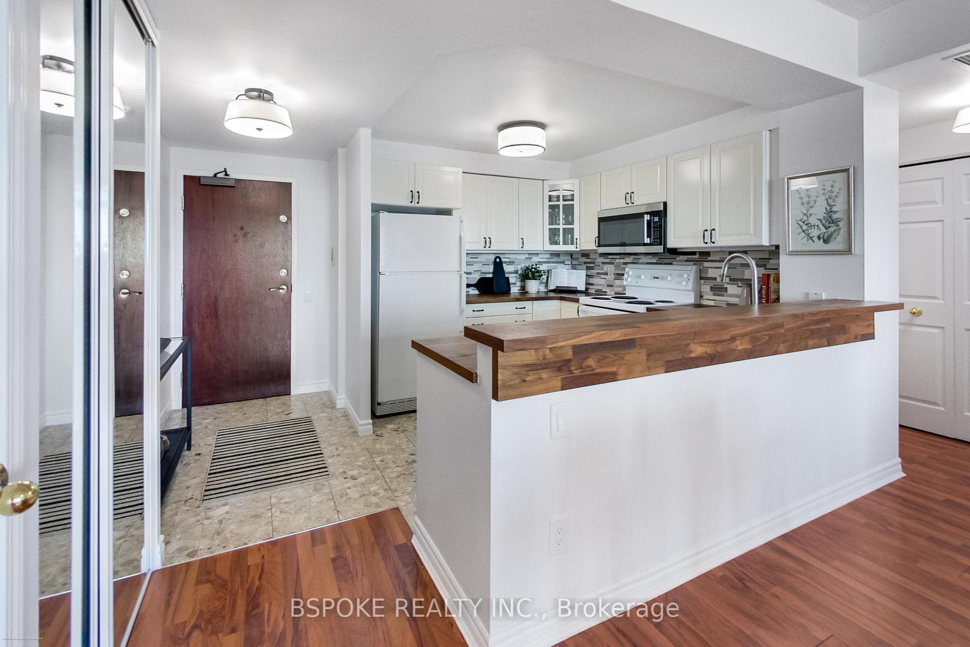 Photo 8 of Unit 1412, 8 Covington Road, Toronto, Englemount-Lawrence — HOMEH