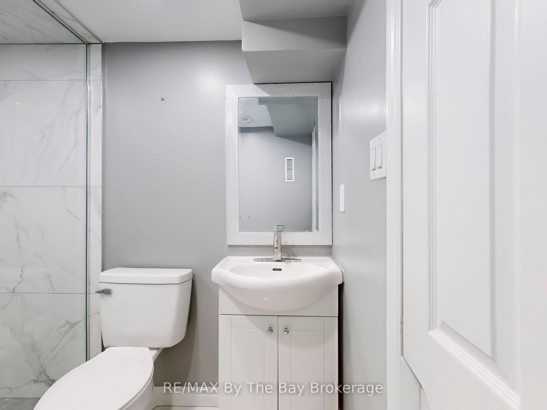 Photo 18 of 26 Dickens Drive, Barrie, Letitia Heights — HOMEH